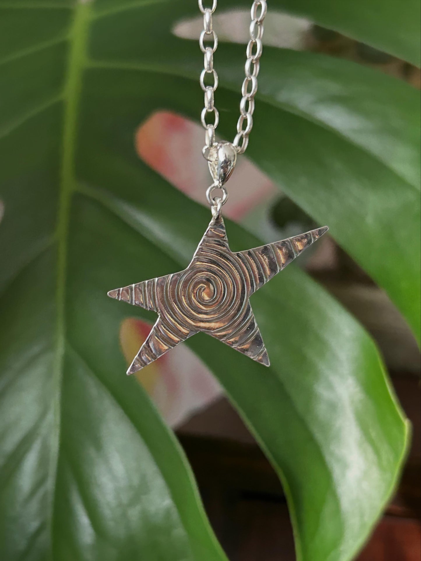 Tiana pendant