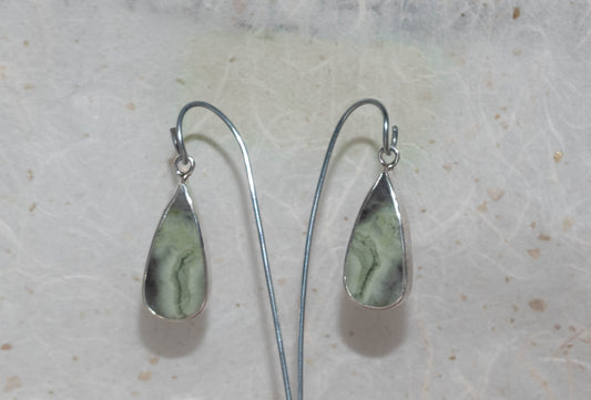 Serpentine earring pendants