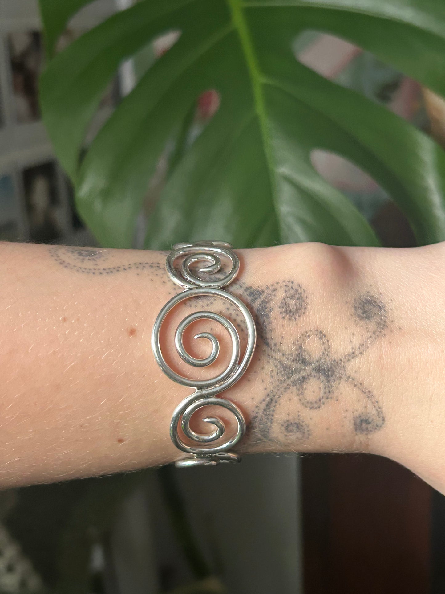 Coil cuff