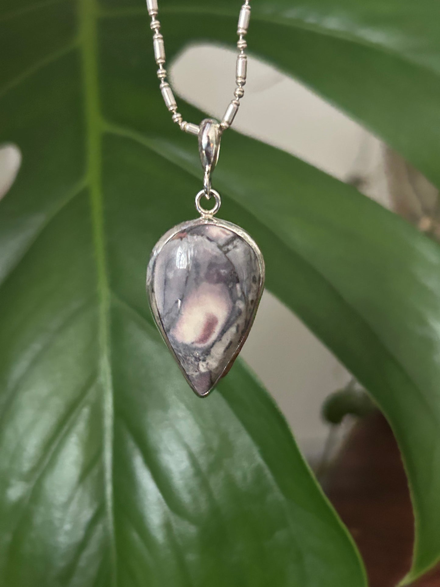 Jane pendant