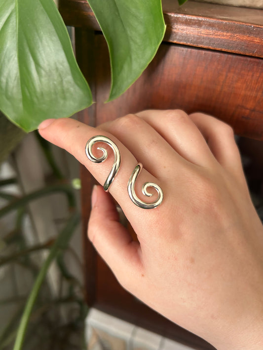 Clover ring