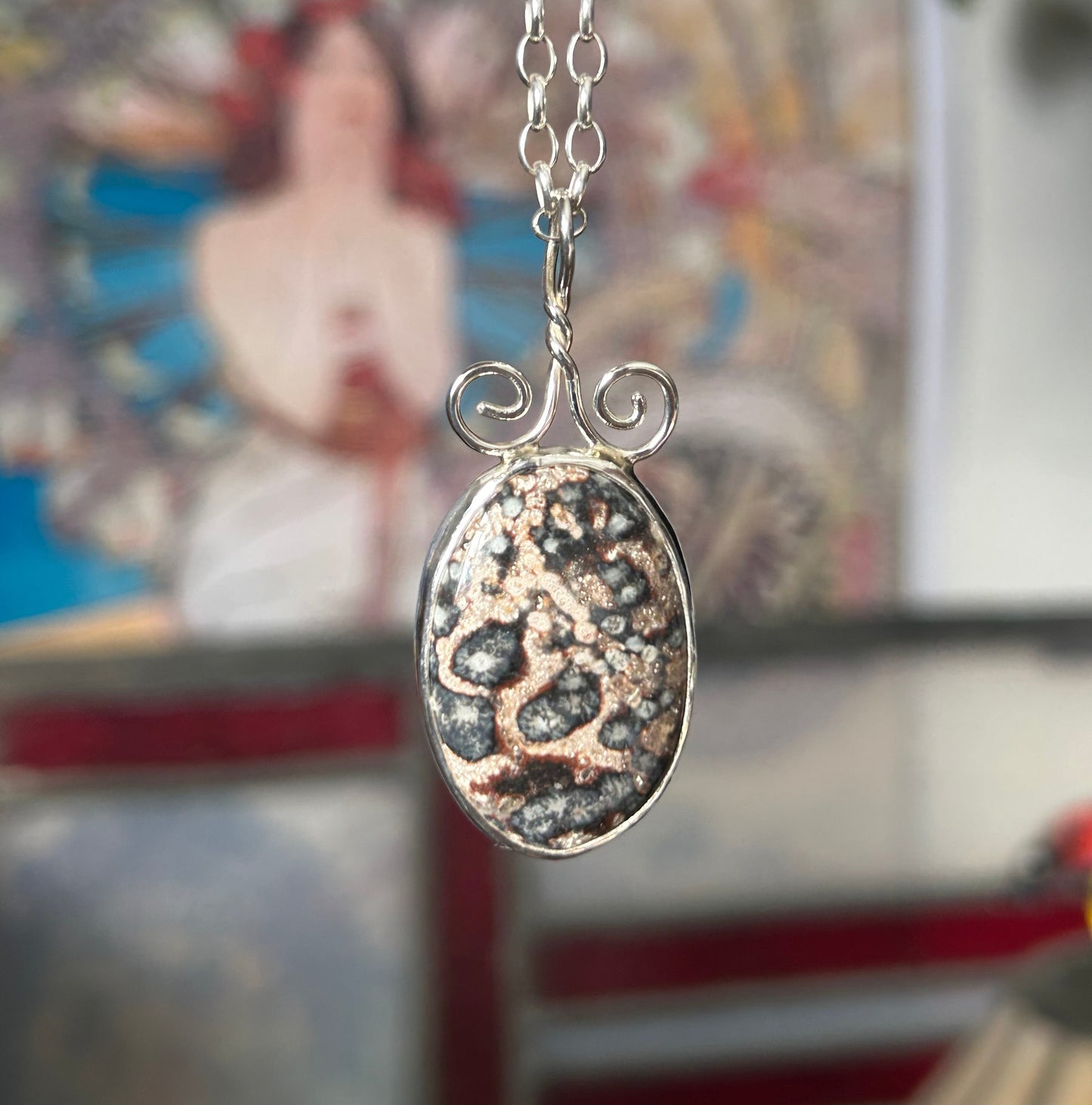 Jana pendant