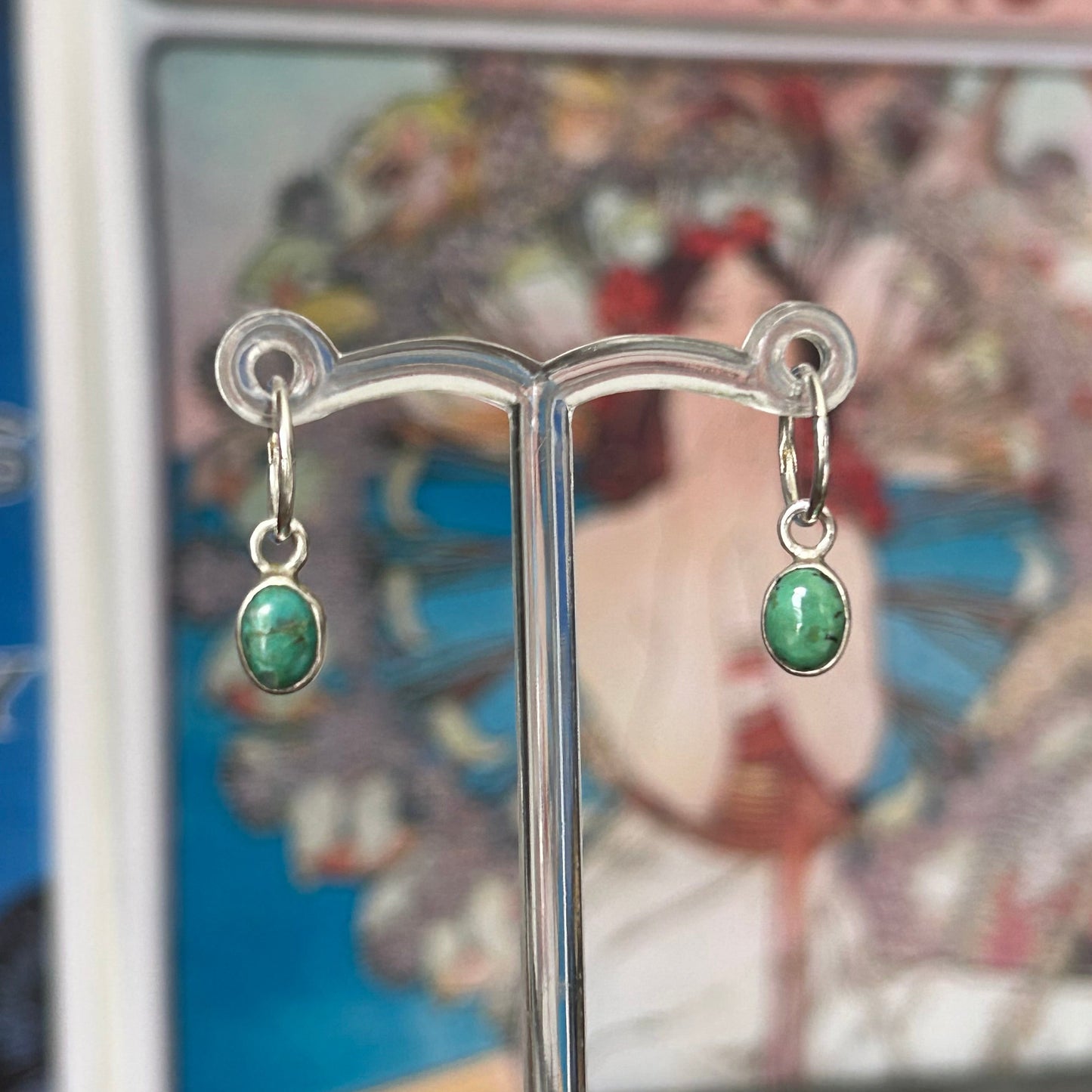 Cora dangles