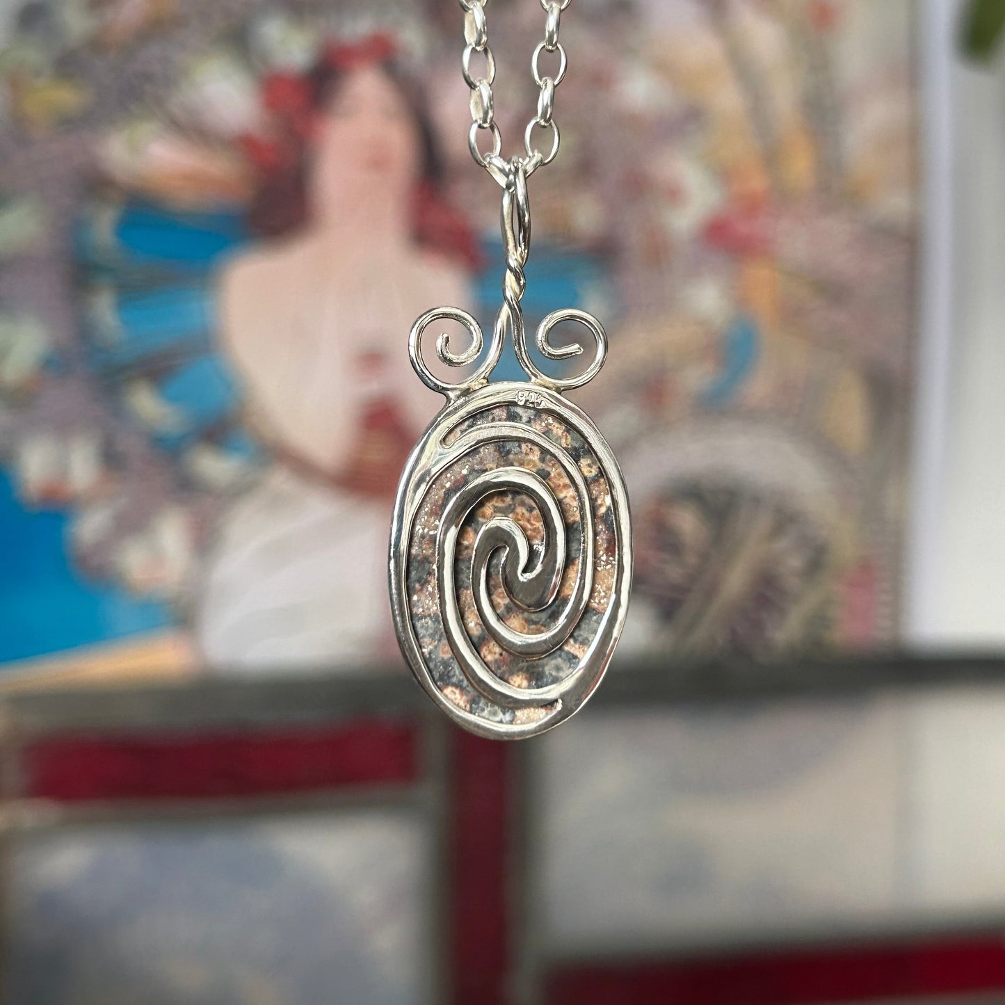 Jana pendant