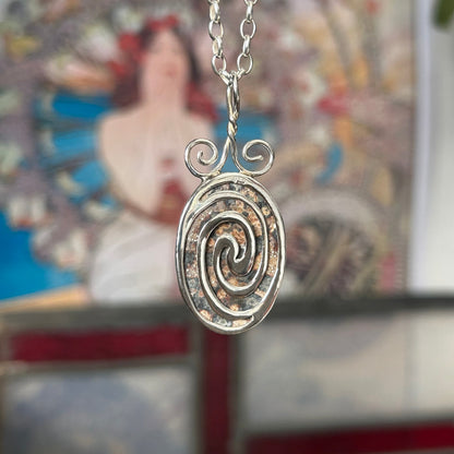 Jana pendant