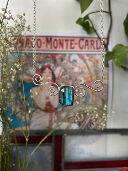 labradorite pippin necklace