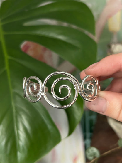 Coil cuff