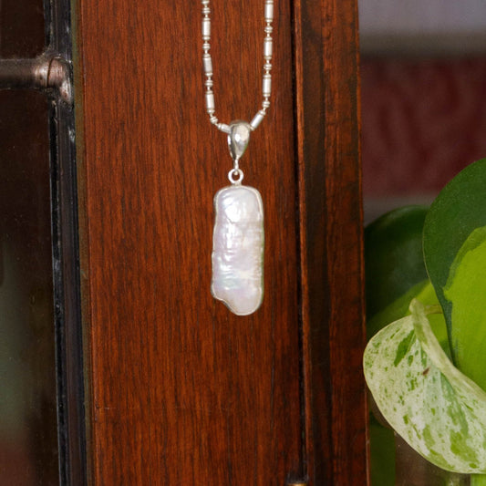 Wonky pearl pendant